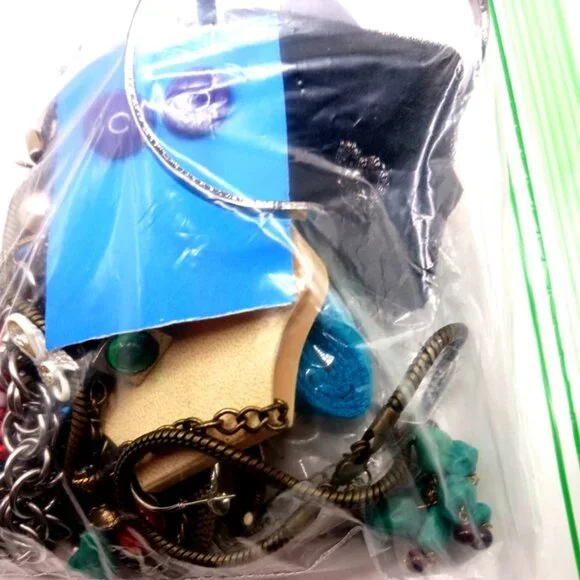 Bag Mixed Jewelry Lot Vintage Morden -Craft Lot - 10ozs - Picture 4 of 7